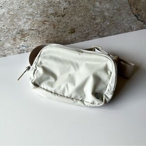 Lululemon Everywhere Belt Bag 1L White Opal